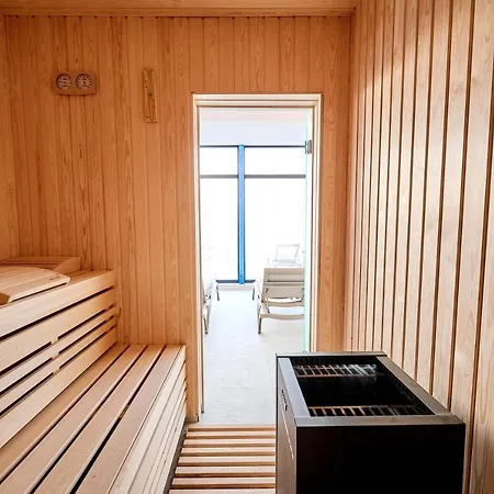 Perfect Sea View - Infinity Pool&spa&ev Friendly Apartment Mamaia